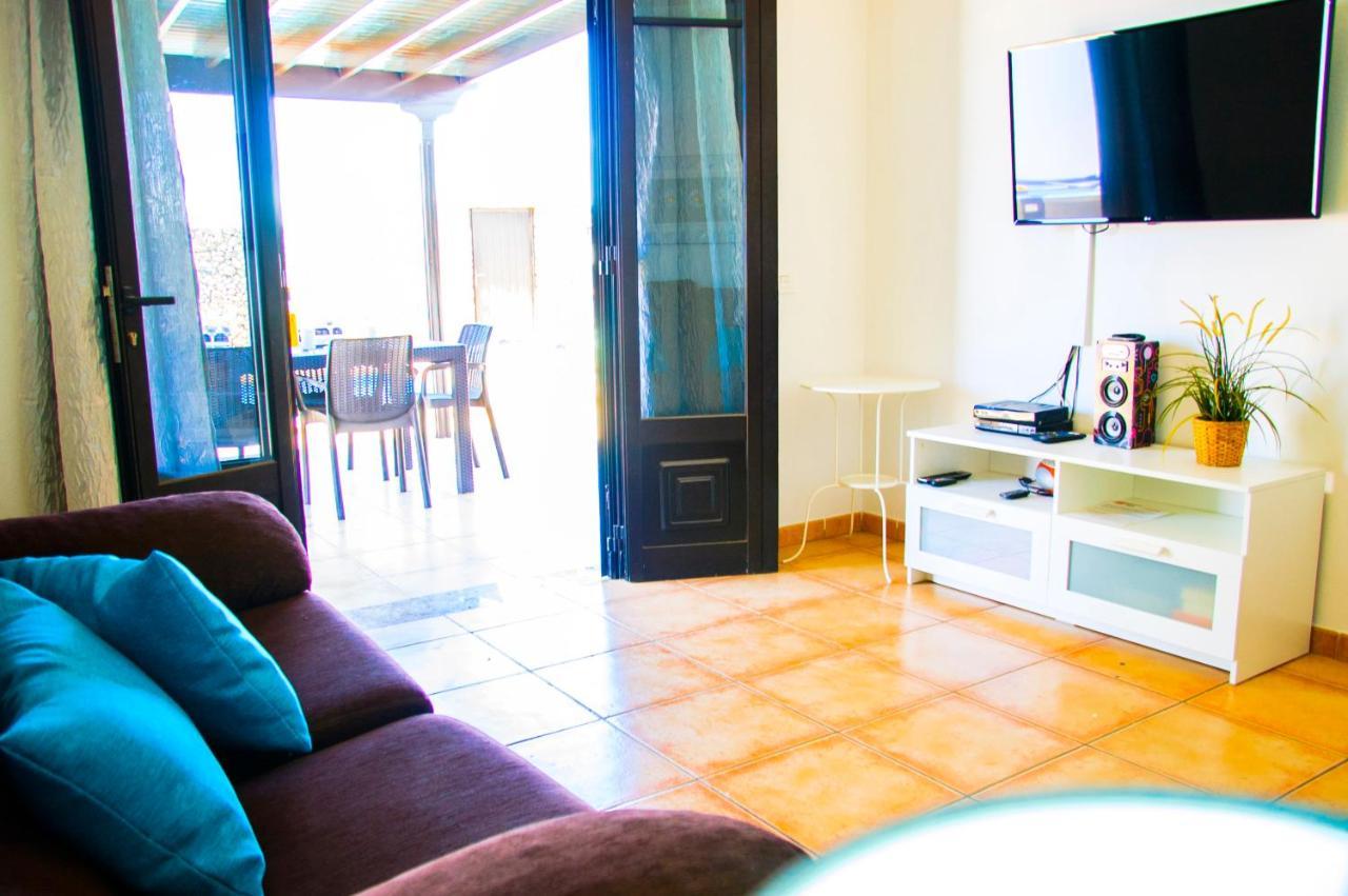 Villa Calamares With Heated Pool And Air Conditioning Плая Бланка Екстериор снимка